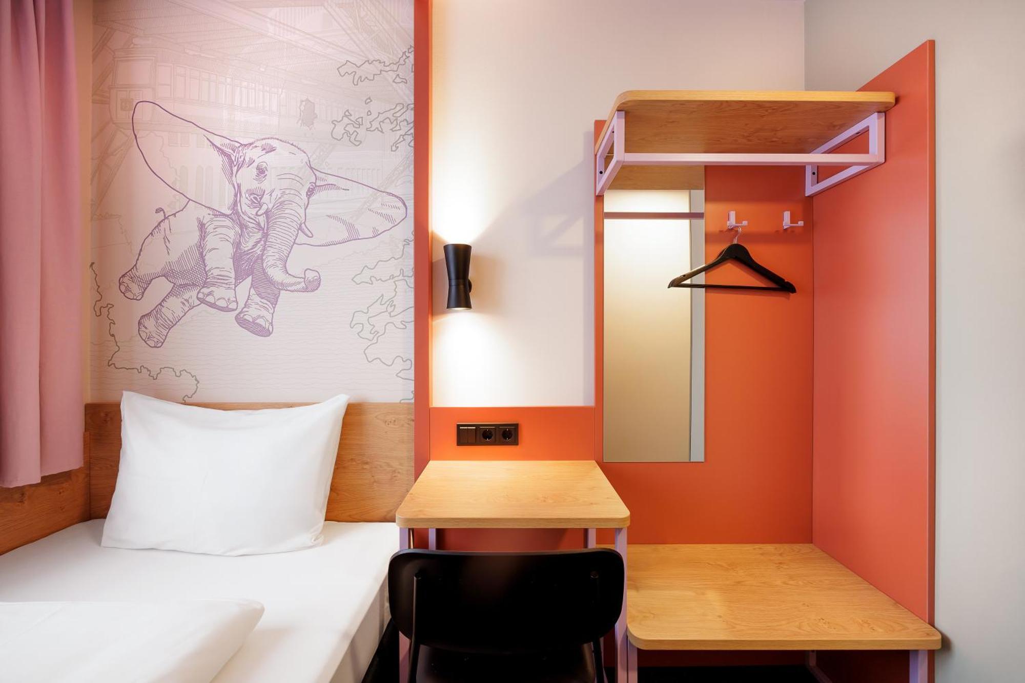Mcdreams Hotel Wuppertal City Eksteriør billede