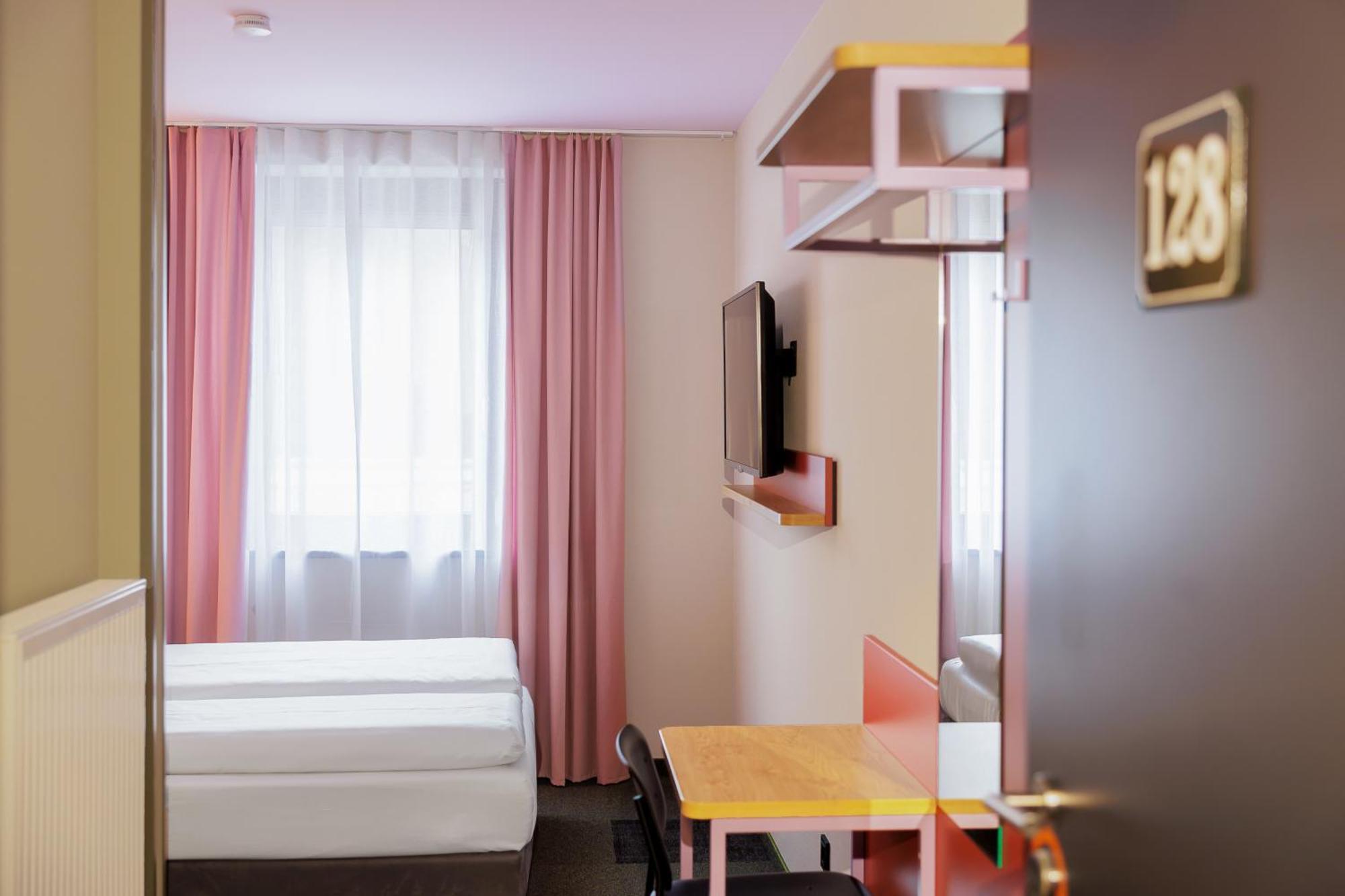 Mcdreams Hotel Wuppertal City Eksteriør billede